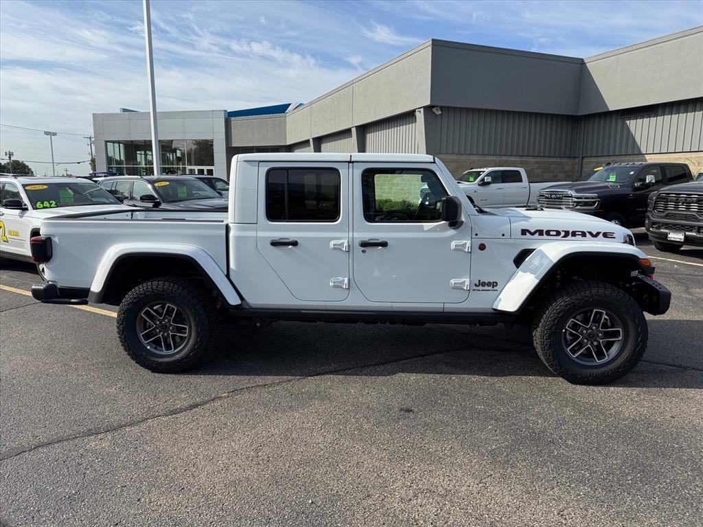 new 2025 Jeep Gladiator car, priced at $53,223