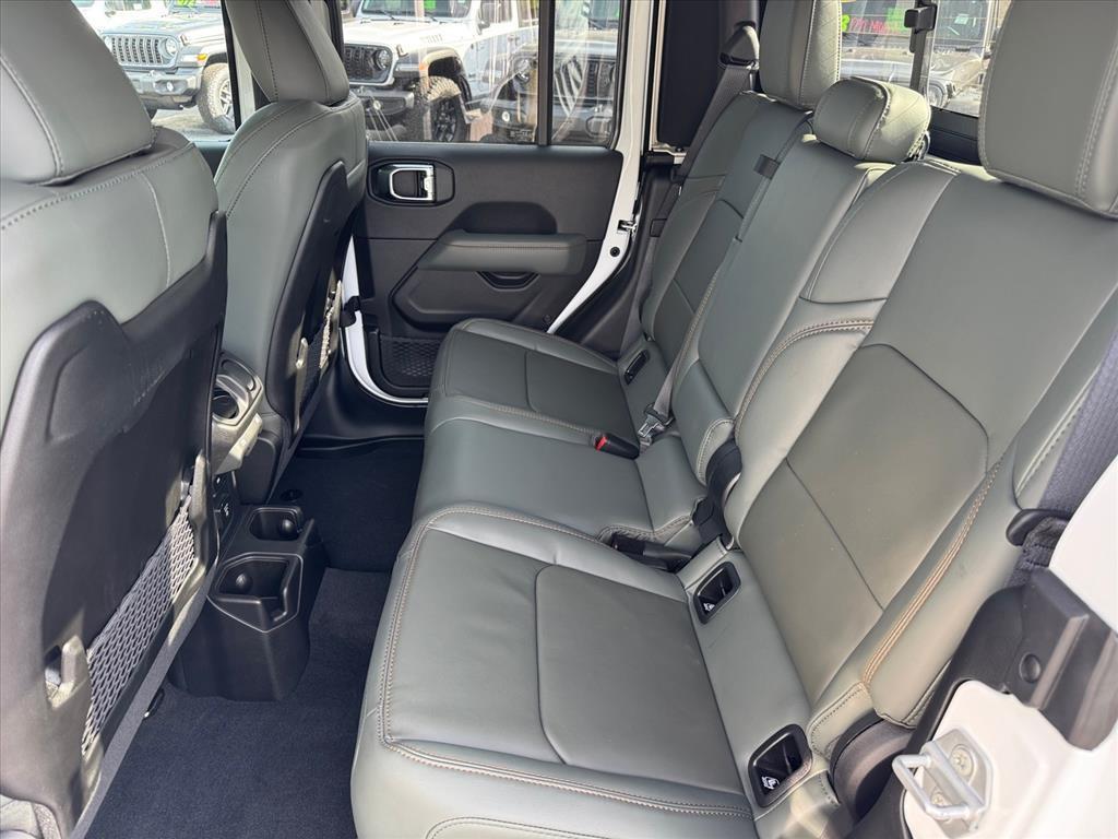 new 2025 Jeep Gladiator car, priced at $53,223