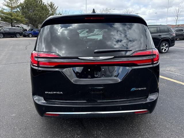 new 2025 Chrysler Pacifica Hybrid car, priced at $44,888