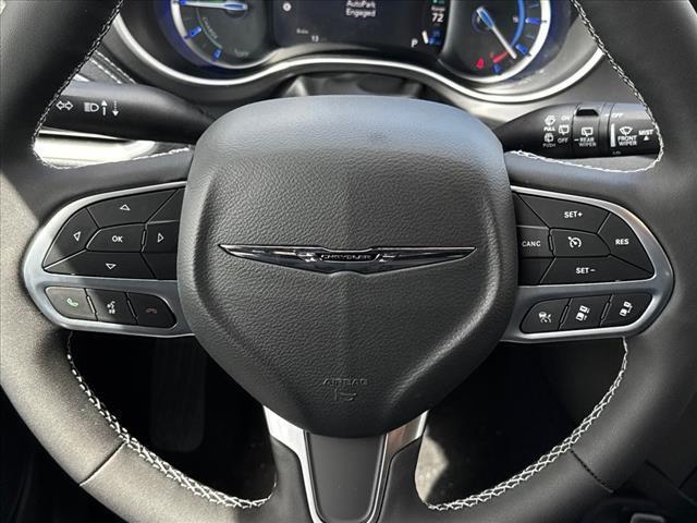 new 2025 Chrysler Pacifica Hybrid car, priced at $44,888