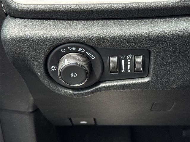 new 2025 Chrysler Pacifica Hybrid car, priced at $44,888