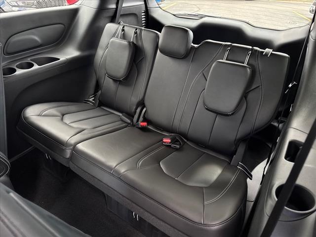 new 2025 Chrysler Pacifica Hybrid car, priced at $44,888