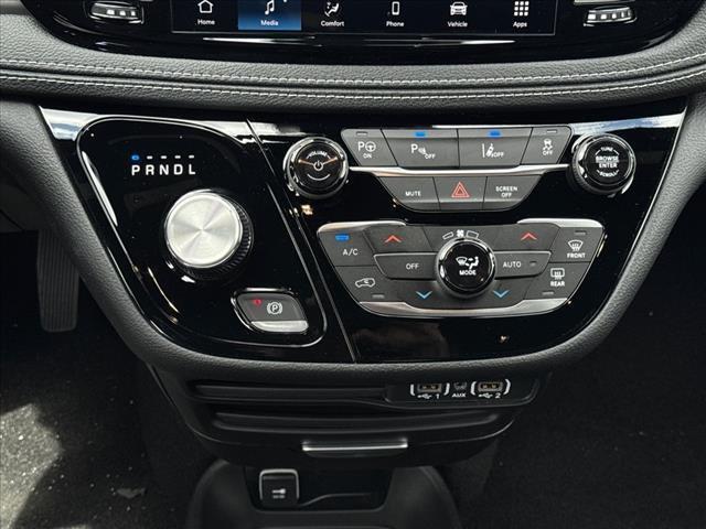 new 2025 Chrysler Pacifica Hybrid car, priced at $44,888