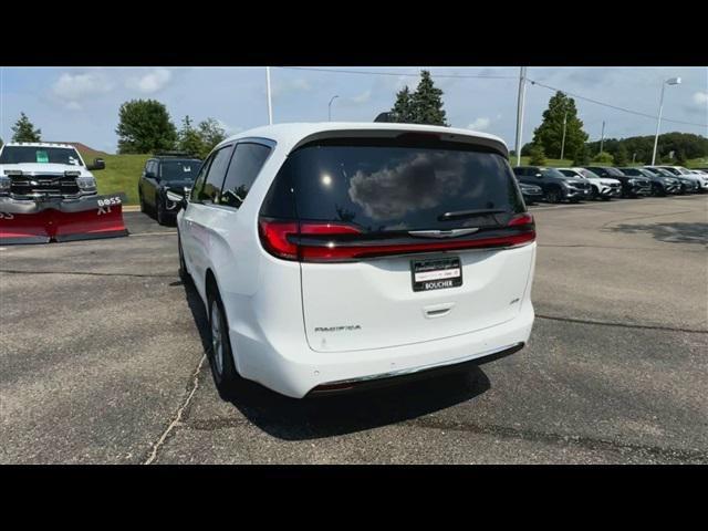 new 2024 Chrysler Pacifica car, priced at $41,177