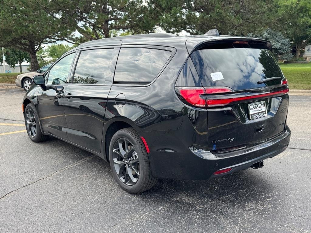 new 2026 Chrysler Pacifica car, priced at $57,850