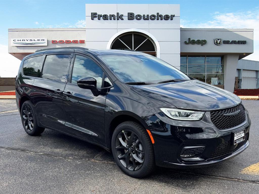 new 2026 Chrysler Pacifica car, priced at $57,850