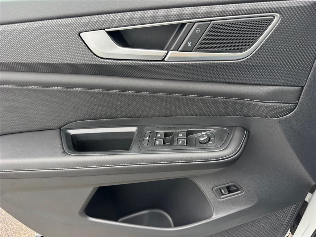 new 2026 Volkswagen Atlas Cross Sport car, priced at $50,948