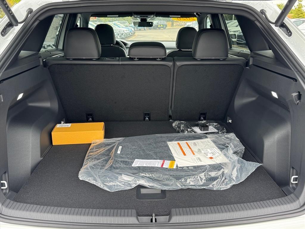 new 2026 Volkswagen Atlas Cross Sport car, priced at $50,948