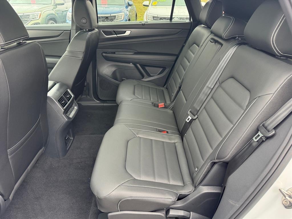 new 2026 Volkswagen Atlas Cross Sport car, priced at $50,948