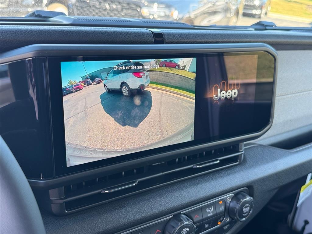 new 2026 Jeep Wrangler car, priced at $46,481