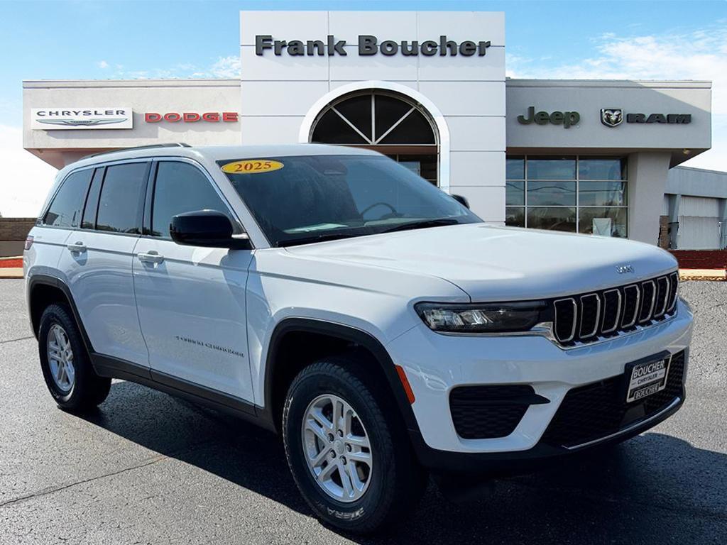 new 2025 Jeep Grand Cherokee car, priced at $38,201