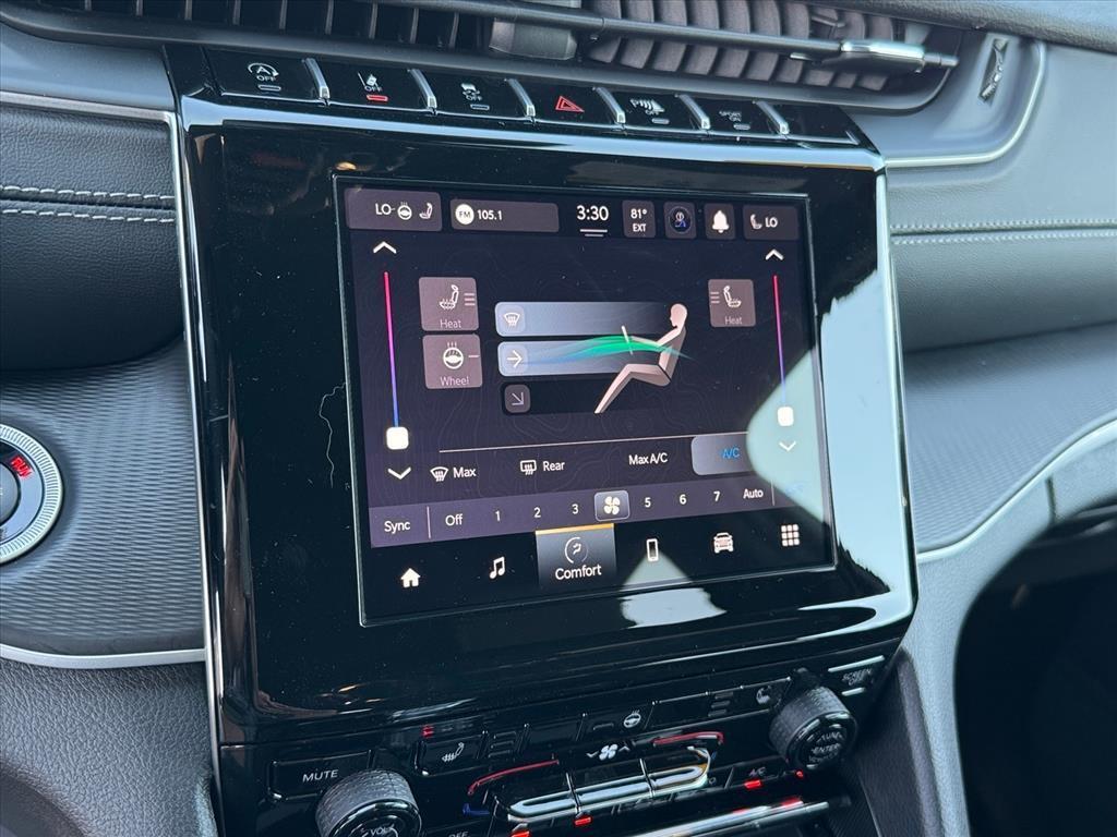 new 2025 Jeep Grand Cherokee car, priced at $38,201