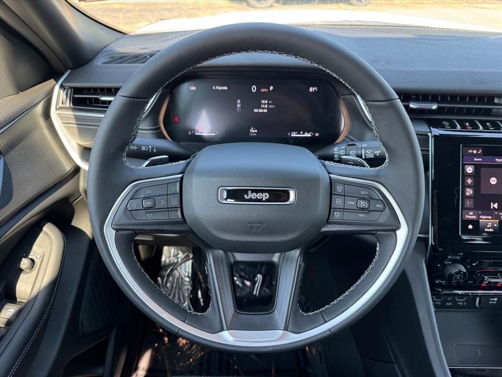 new 2025 Jeep Grand Cherokee car, priced at $38,201