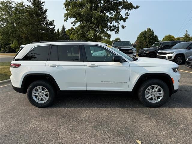 new 2024 Jeep Grand Cherokee car, priced at $36,385