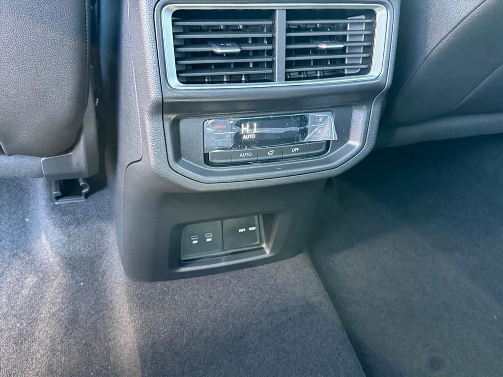 new 2026 Volkswagen Atlas car, priced at $48,181