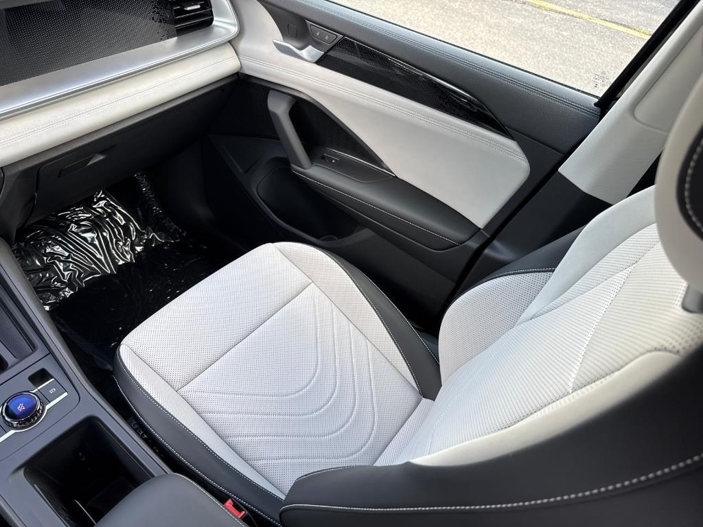new 2025 Volkswagen Tiguan car, priced at $34,145
