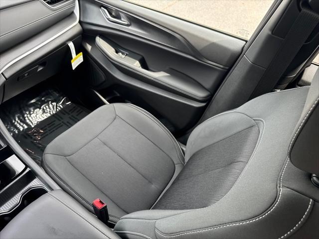 new 2025 Jeep Grand Cherokee L car, priced at $41,900
