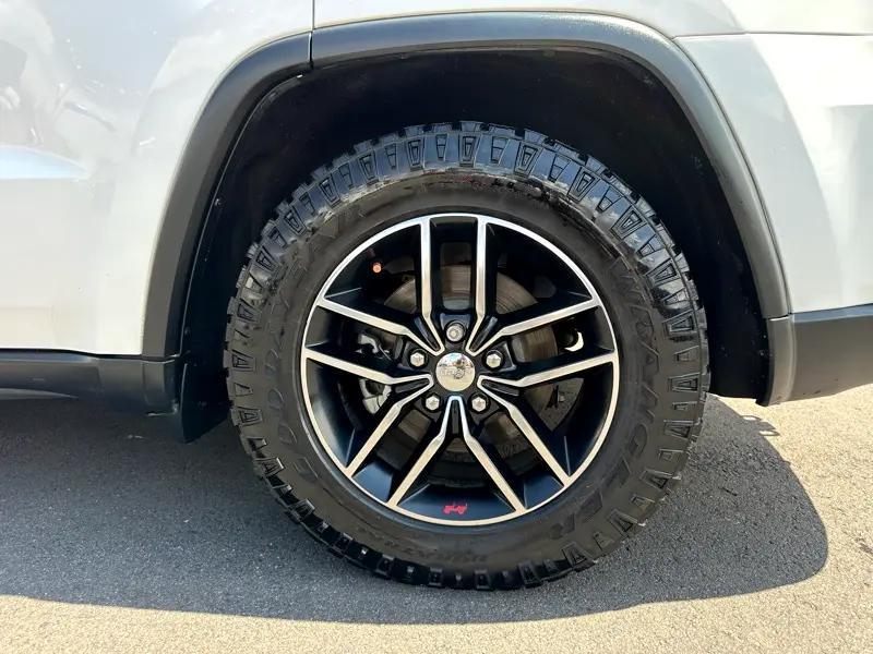 used 2017 Jeep Grand Cherokee car, priced at $19,490