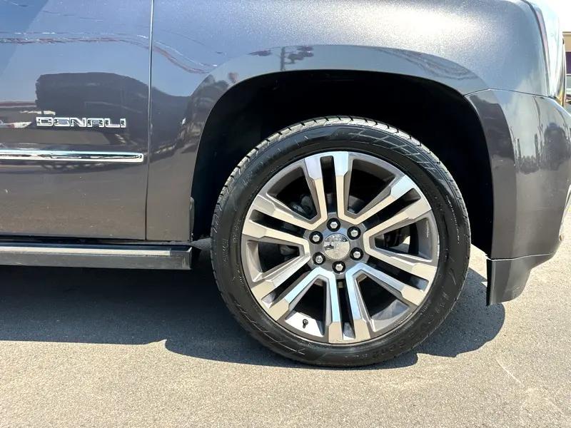 used 2017 GMC Yukon XL car, priced at $28,900