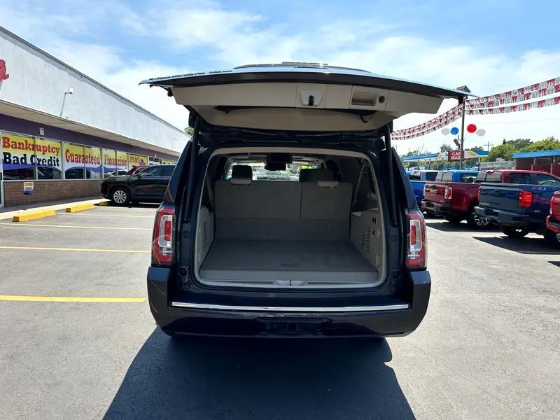 used 2017 GMC Yukon XL car, priced at $28,900