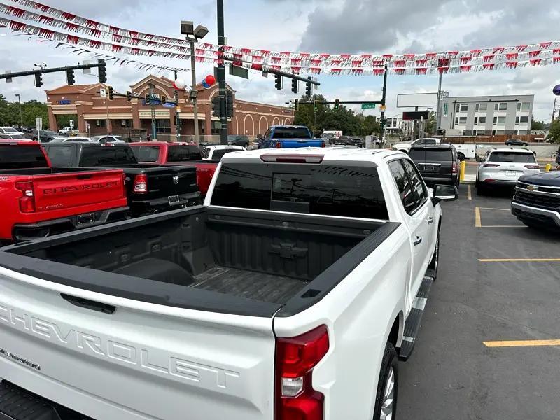 used 2022 Chevrolet Silverado 1500 car, priced at $42,900