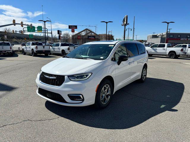 new 2024 Chrysler Pacifica car, priced at $43,773