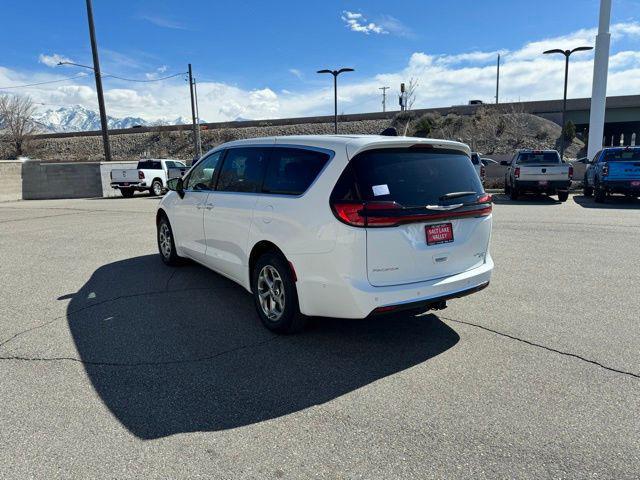 new 2024 Chrysler Pacifica car, priced at $43,773