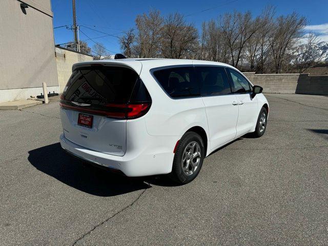 new 2024 Chrysler Pacifica car, priced at $43,773