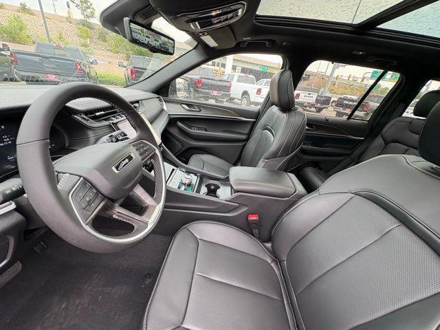 new 2025 Jeep Grand Cherokee car, priced at $45,647