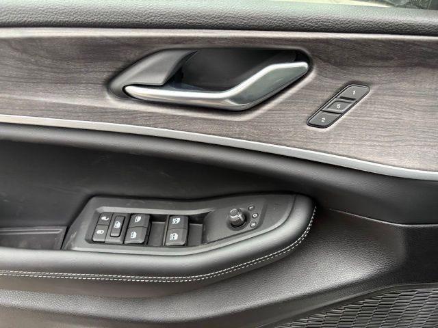 new 2025 Jeep Grand Cherokee car, priced at $45,647
