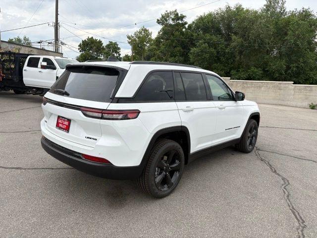 new 2025 Jeep Grand Cherokee car, priced at $45,647