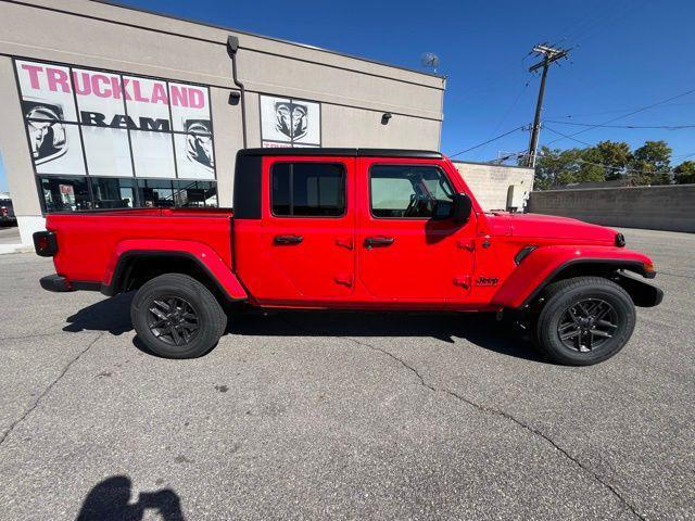 new 2024 Jeep Gladiator car, priced at $38,075