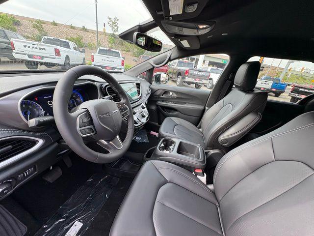 new 2025 Chrysler Pacifica car, priced at $40,845