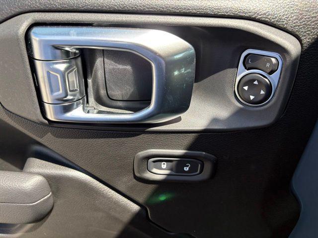new 2025 Jeep Gladiator car, priced at $475,733