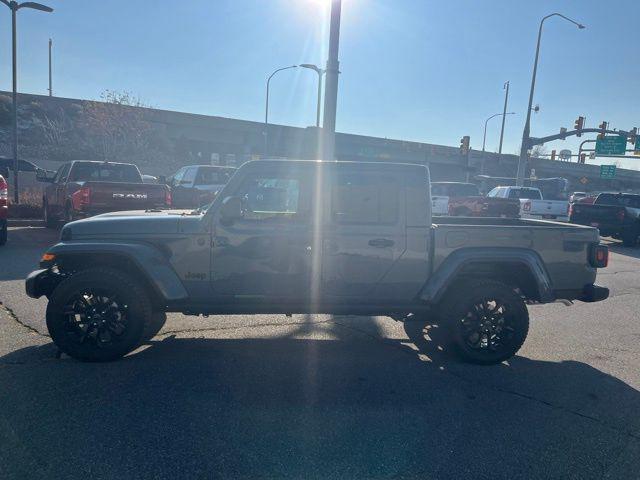 new 2025 Jeep Gladiator car, priced at $39,880