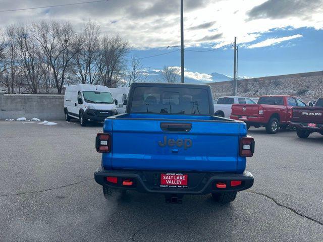 new 2025 Jeep Gladiator car, priced at $50,179