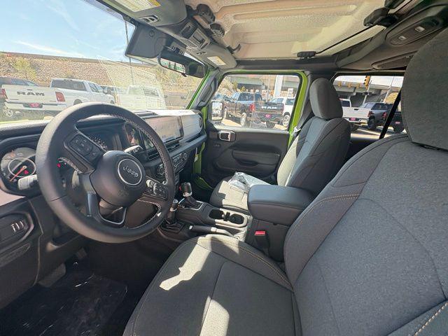 new 2025 Jeep Gladiator car, priced at $39,982
