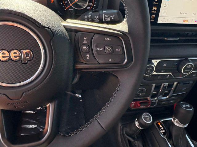 new 2025 Jeep Wrangler car, priced at $42,076