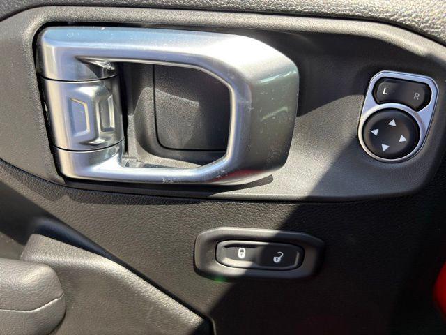 new 2025 Jeep Wrangler car, priced at $41,247