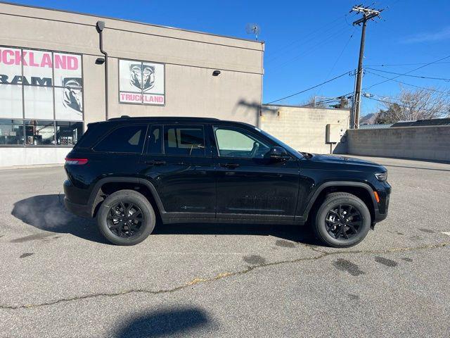 new 2025 Jeep Grand Cherokee car, priced at $39,417