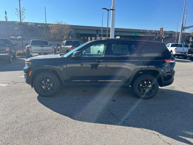 new 2025 Jeep Grand Cherokee car, priced at $38,917