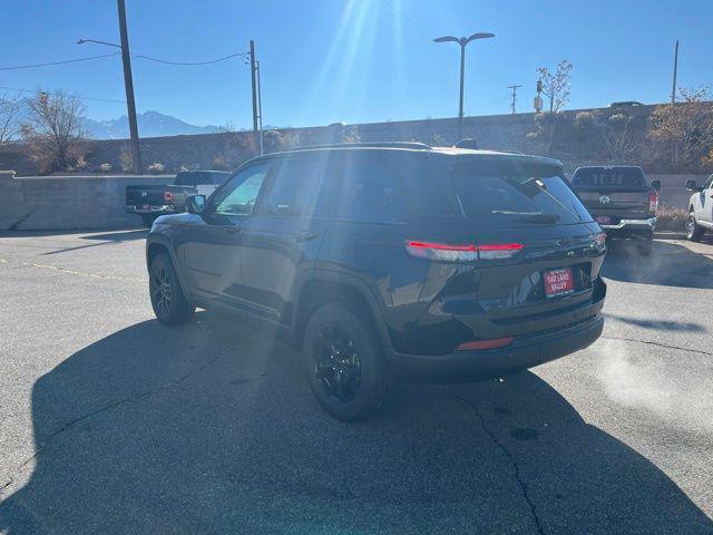 new 2025 Jeep Grand Cherokee car, priced at $38,917