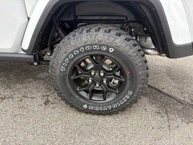 new 2025 Jeep Gladiator car, priced at $43,755