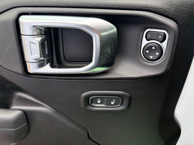 new 2025 Jeep Gladiator car, priced at $45,339