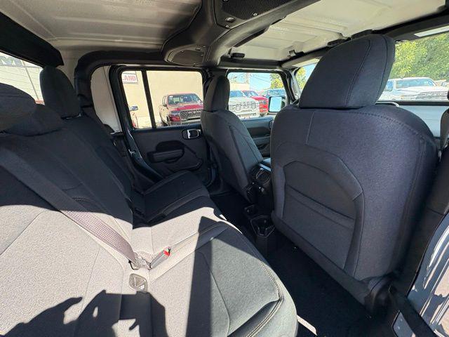 new 2025 Jeep Gladiator car, priced at $41,464