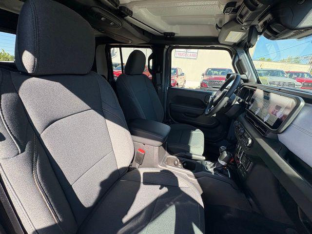 new 2025 Jeep Gladiator car, priced at $41,464