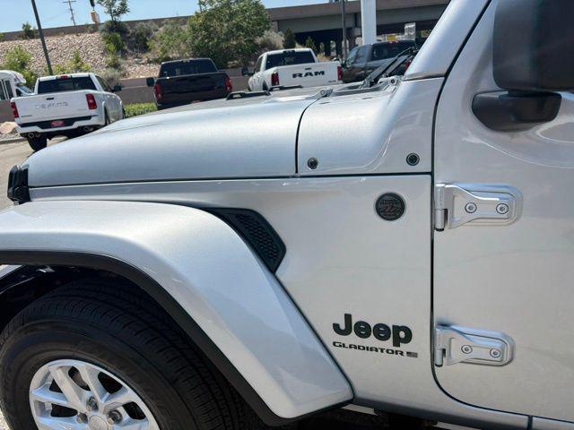 used 2023 Jeep Gladiator car, priced at $29,289