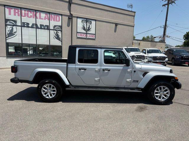 used 2023 Jeep Gladiator car, priced at $29,289
