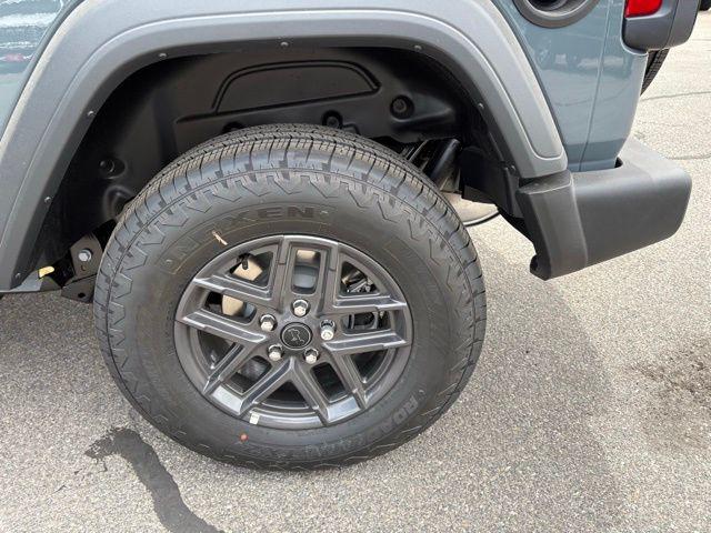 new 2025 Jeep Wrangler car, priced at $36,257