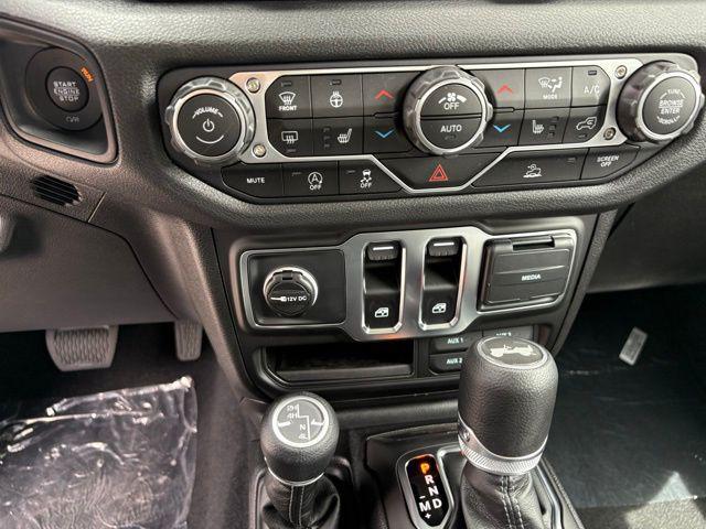 new 2025 Jeep Wrangler car, priced at $36,257